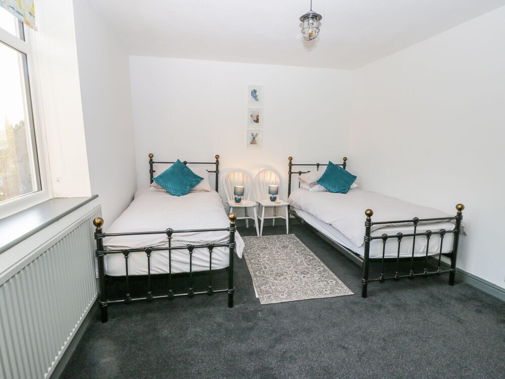 Quaint Fishermans Cottage 2 Bed with Sea Views