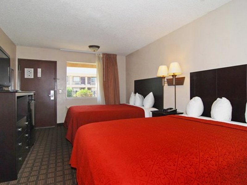 Red Roof Inn and Suites Oklahoma City Southwest - photo 2