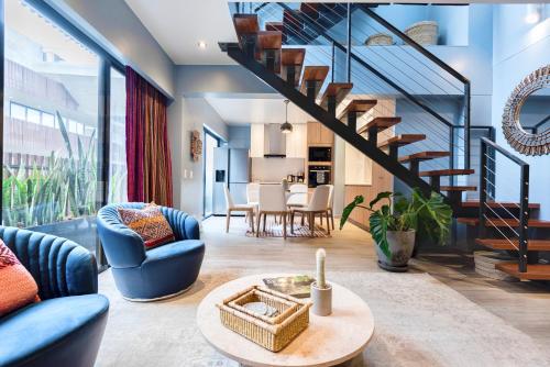 Pisac Penthouse 3 stories LUXURY Rooftop Pool — 4-Star Luxury Hotel in Lima, Peru