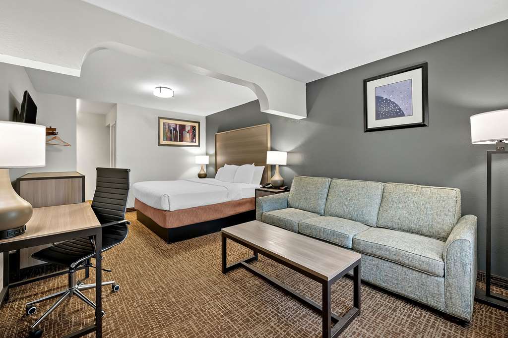 Quality Inn & Suites Fayetteville I 95 - photo 22