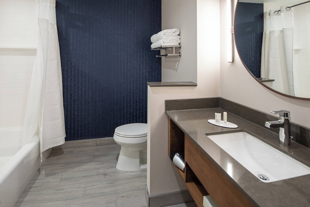 Fairfield Inn & Suites by Marriott Anaheim Los Alamitos - photo 22