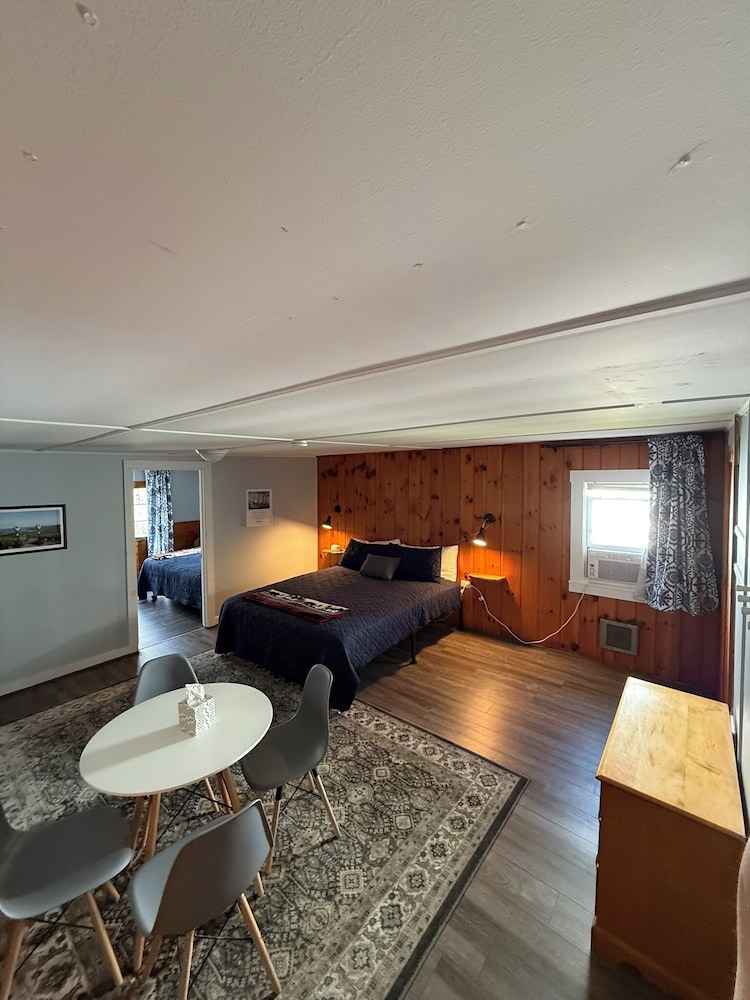 The Yardarm Motel - photo 6