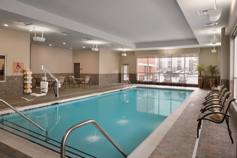Embassy Suites by Hilton Chicago Naperville - photo 15