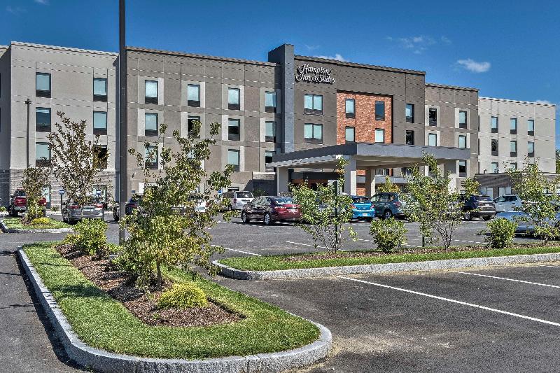 Hampton Inn & Suites Keene - photo 4