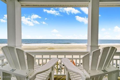 Dolphin Watch Carolina Beach — 4-Star Luxury Hotel in Carolina Beach, United States