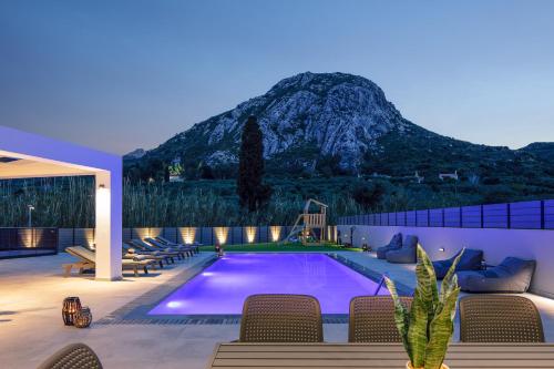 Del Sur Luxury Villa Heated Pool & Utter Privacy By ThinkVilla — 4-Star Luxury Hotel in Agios Vasileios, Greece