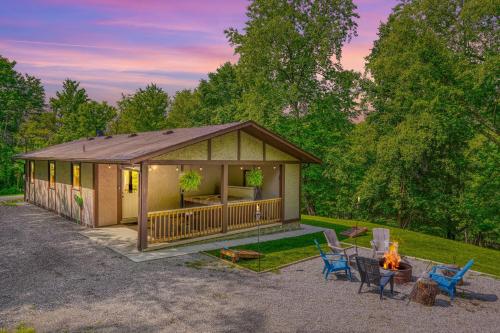 Hideaway Pines - carbon neutral hotel in Logan