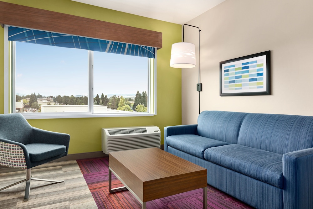 Holiday Inn Express and Suites Ukiah by IHG - photo 21