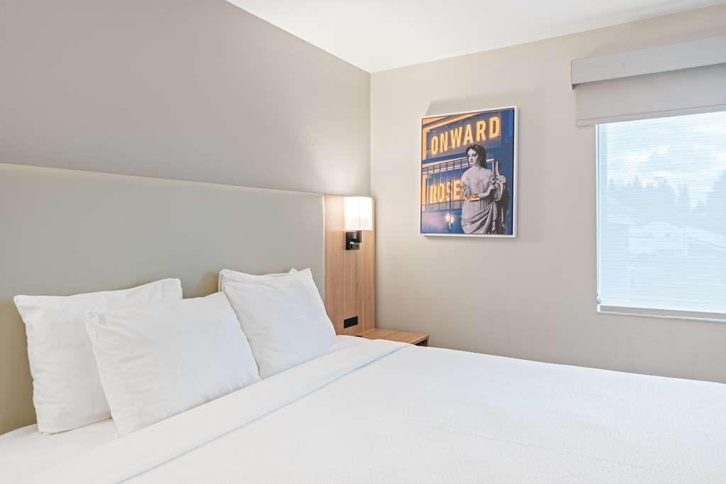 Best Western Lake Oswego Portland Hotel & Suites - photo 49