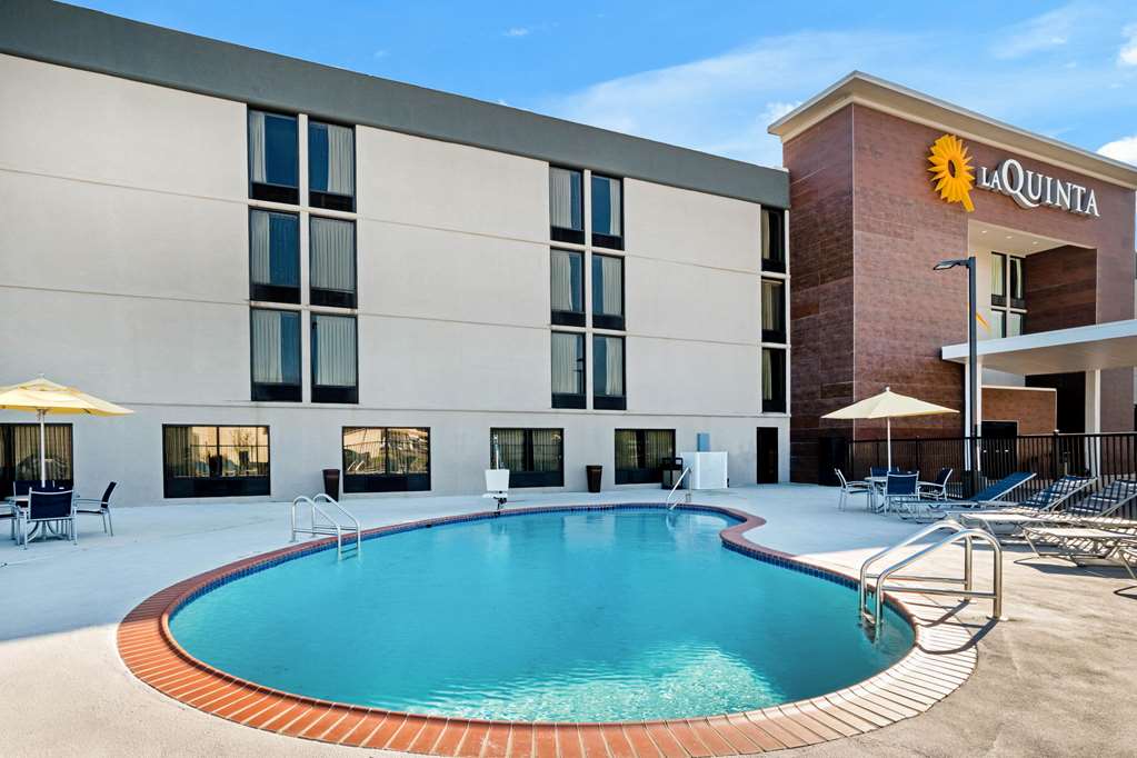 La Quinta Inn & Suites by Wyndham Columbus MS - photo 9