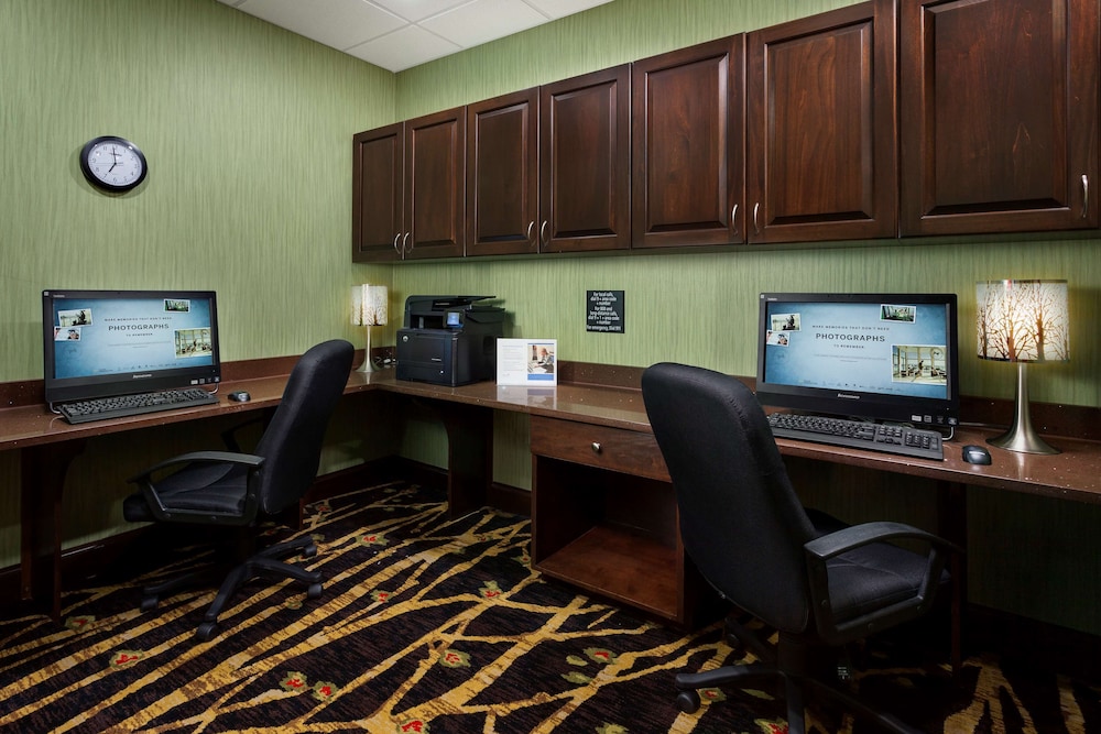 Hampton Inn & Suites Williamsport Faxon Exit - photo 21