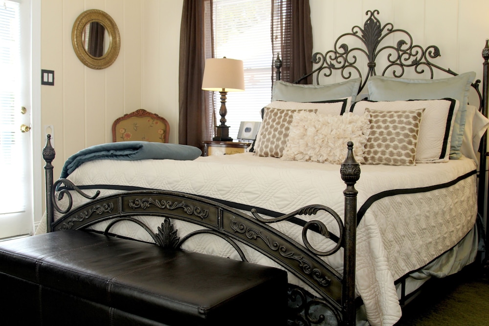 Monarch Cove Inn - photo 8