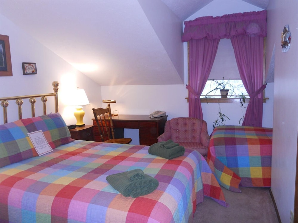 7 Gables Inn & Suites - photo 24