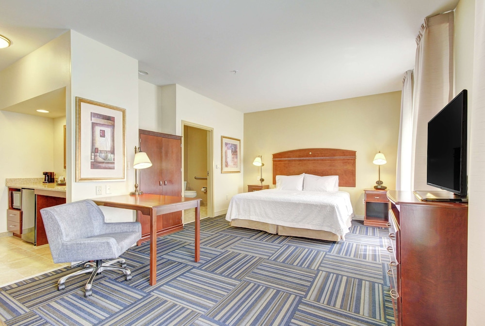 Hampton Inn & Suites Alexandria - photo 10