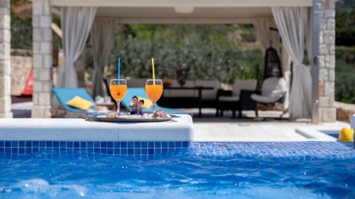Traditional stone poolside villa in Bol — 4-Star Luxury Hotel in Bol, Croatia