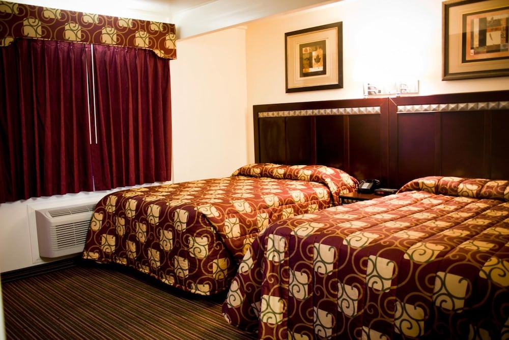 Whispering Palms Inn - photo 11