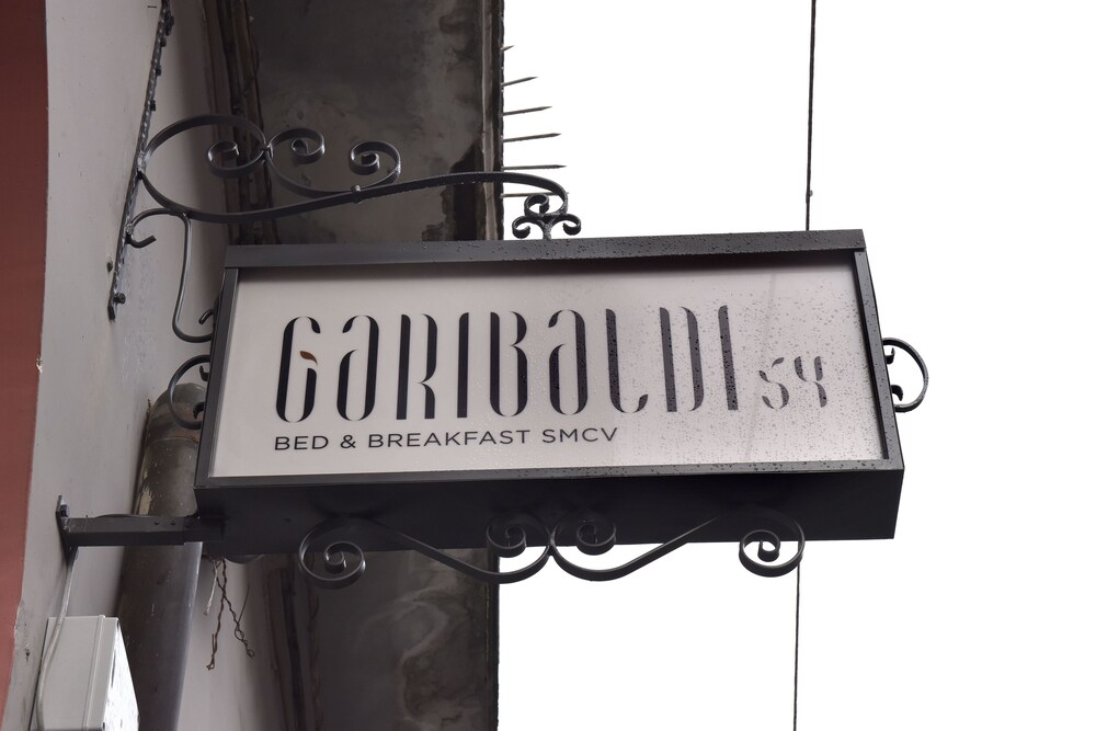Bed and Breakfast Garibaldi 54 — 4-Star Luxury Hotel in Santa Maria Capua Vetere, Italy