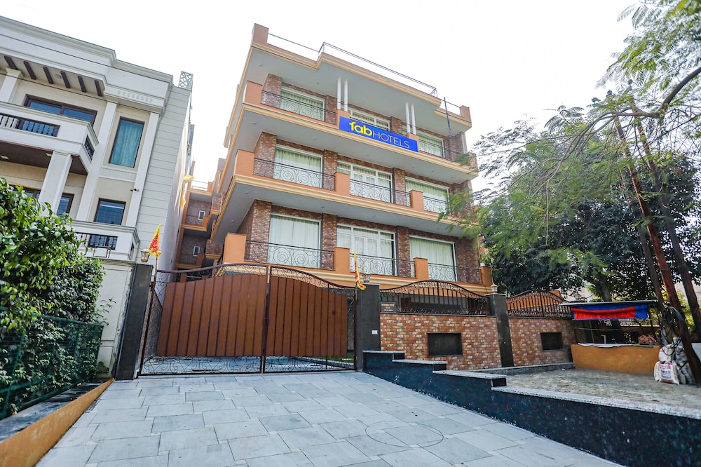 Fabhotel Grihum - carbon neutral hotel in Noida