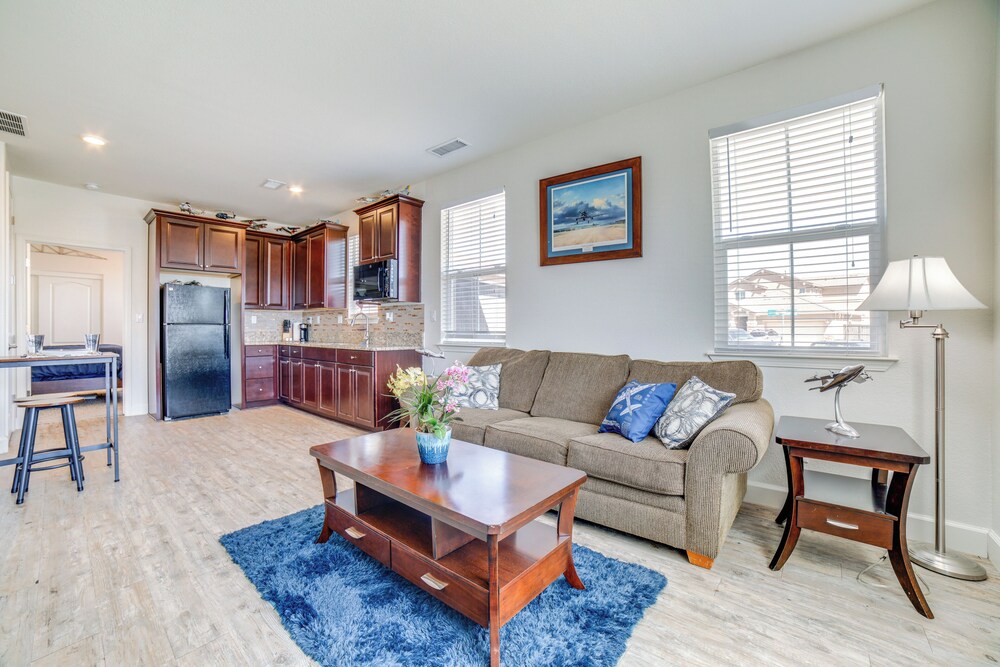 Wwii Aviation themed Apt in Sparks: Near Parks