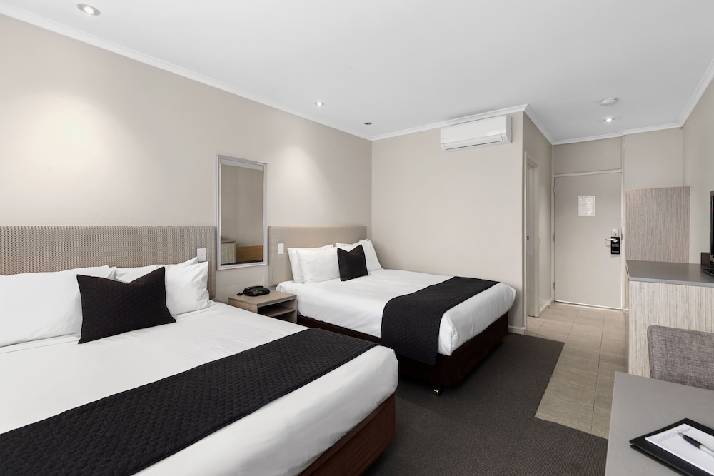 The Commodore — Mount Gambier — photo 4