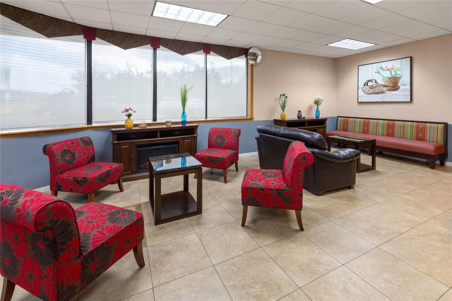 Quality Inn & Suites - photo 7
