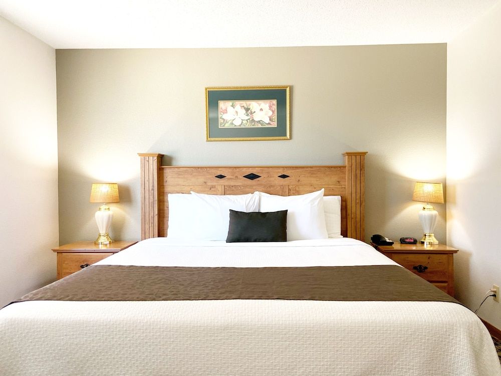 Burke Inn Motel & Suites - photo 15