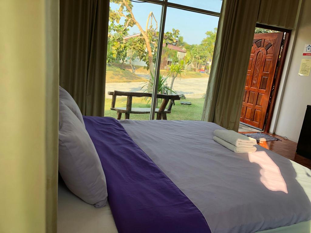 Wanmanee Resort in Suwannaphum, Thailand