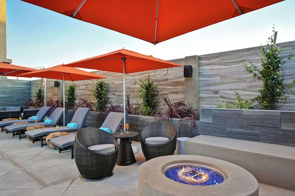 Hampton Inn & Suites Los Angeles Burbank Airport - photo 34