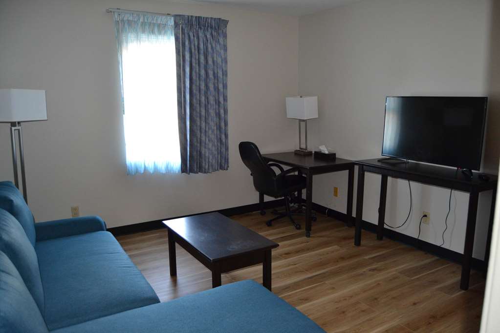 Days Inn and Suites by Wyndham Sikeston - photo 27