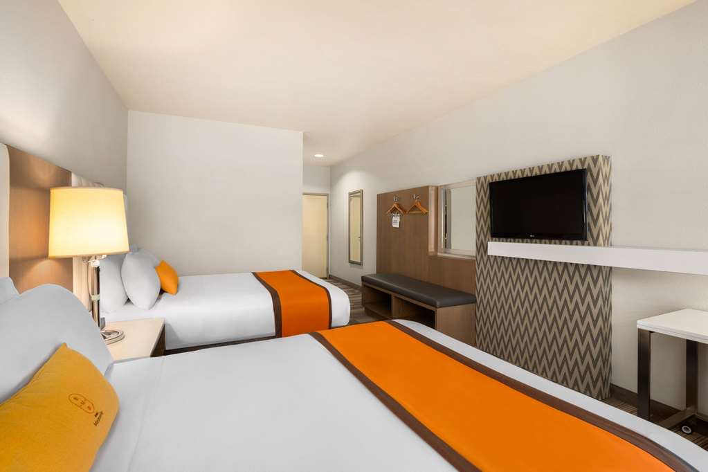 Hotel Marguerite Anaheim Garden Grove Trademark Collection by Wyndham - photo 30