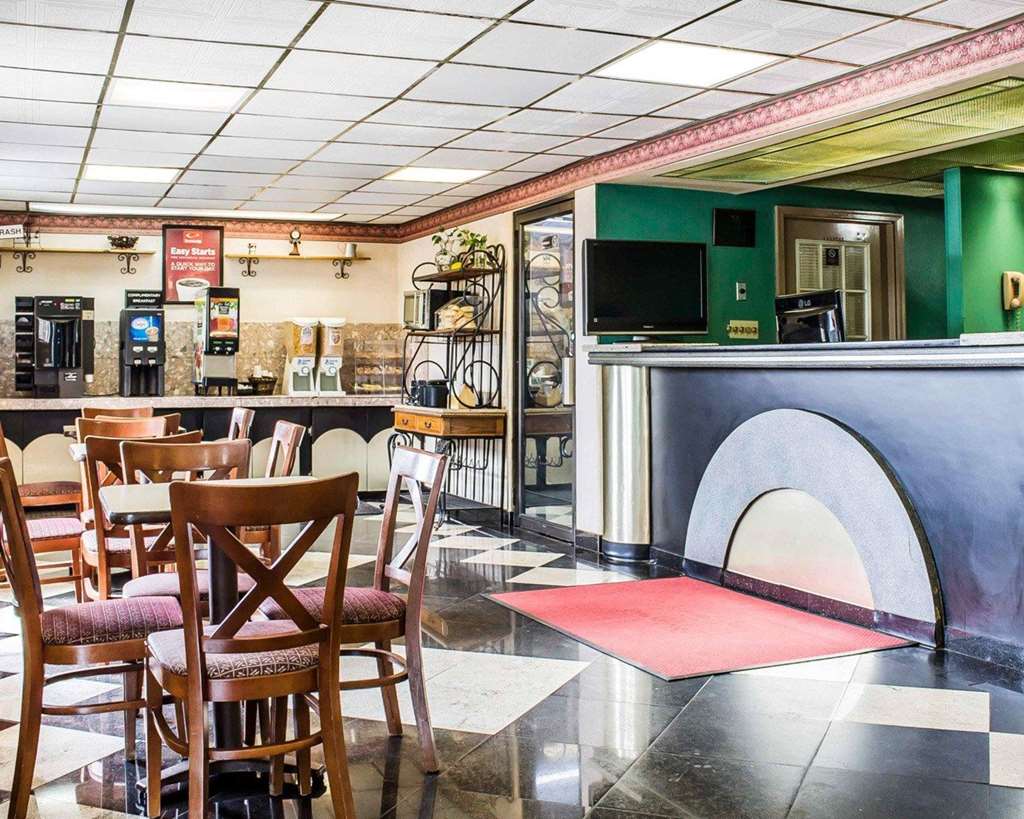 Econo Lodge Scranton near Montage Mountain - photo 4