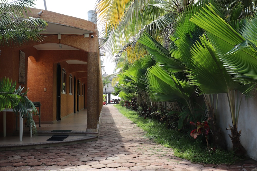 Hotel Restaurante Pie de la Cuesta - carbon neutral hotel in Acapulco De Juarez