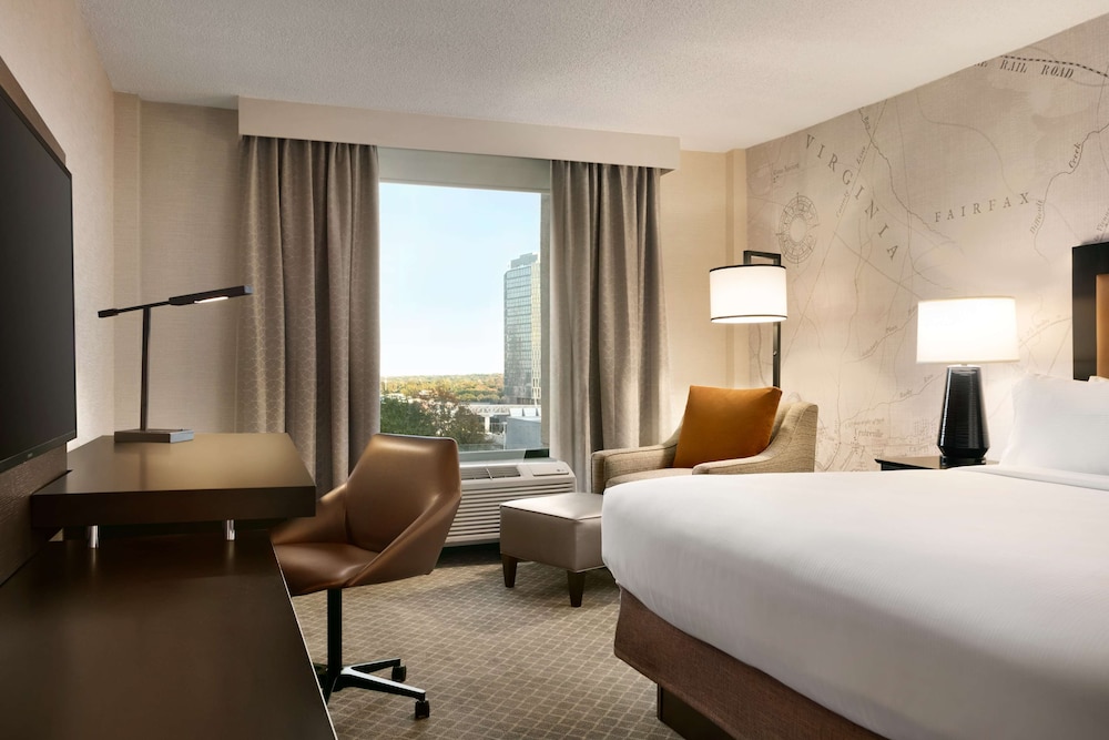 Doubletree by Hilton McLean Tysons - photo 11
