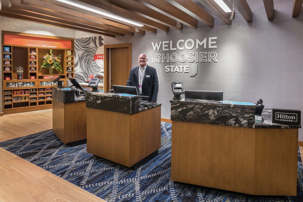 Hampton Inn & Suites Fort Wayne Downtown - photo 4