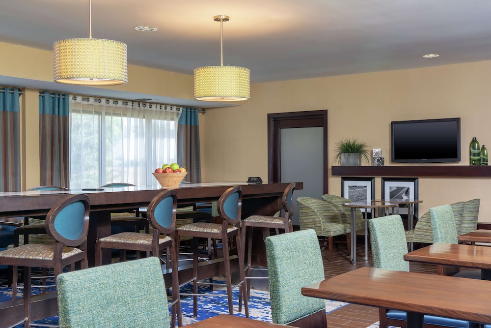 Hampton Inn East Lansing - photo 39