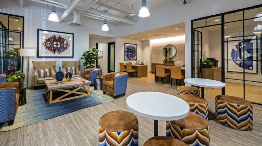 Global Luxury Suites at Tiverton Ave - photo 2