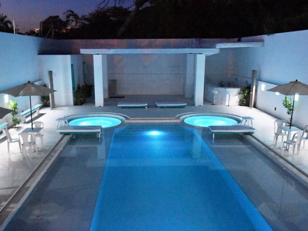 Hotel La Puerta Del Angel in Girardot City, Colombia