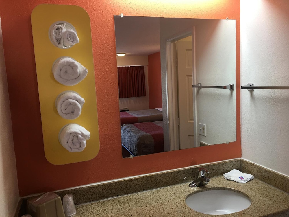 Motel 6 Richmond VA Midlothian Turnpike - photo 20