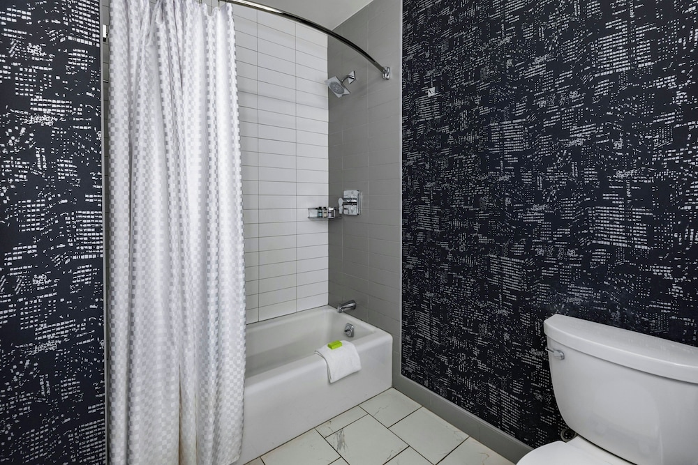 Le Meridien Houston Downtown - photo 12