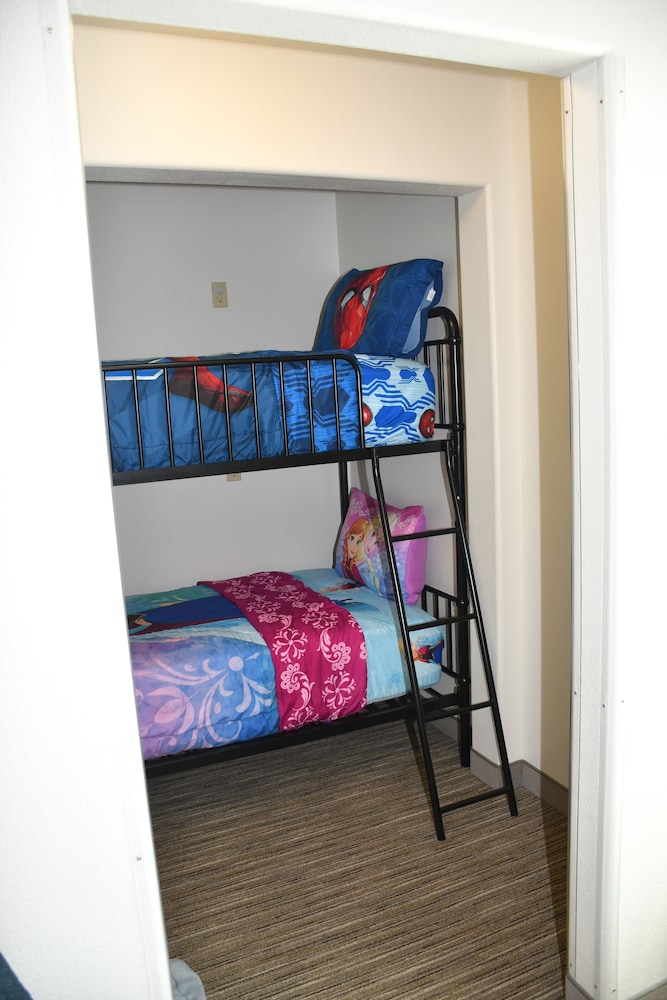 Holiday Inn Express & Suites Evanston By IHG - photo 14