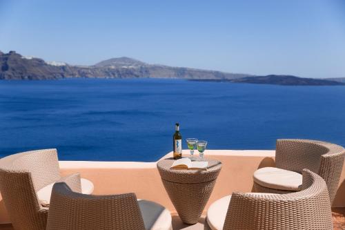 Iviscos Traditional House — 4-Star Luxury Hotel in Oia, Greece