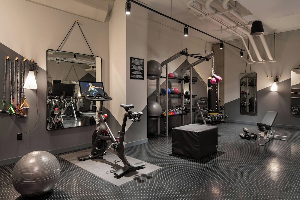 Moxy Portland Downtown - photo 22