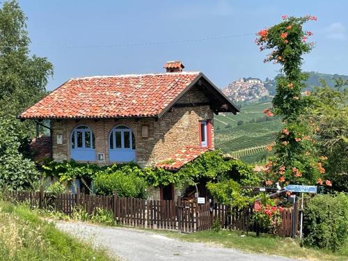 Villa Biancospino luxury and private villa in Langhe — 4-Star Luxury Hotel in Dogliani, Italy