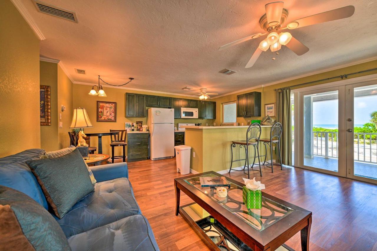 Bright Coastal Condo Walk To Lido Key Beach — 4-Star Luxury Hotel in Sarasota, United States