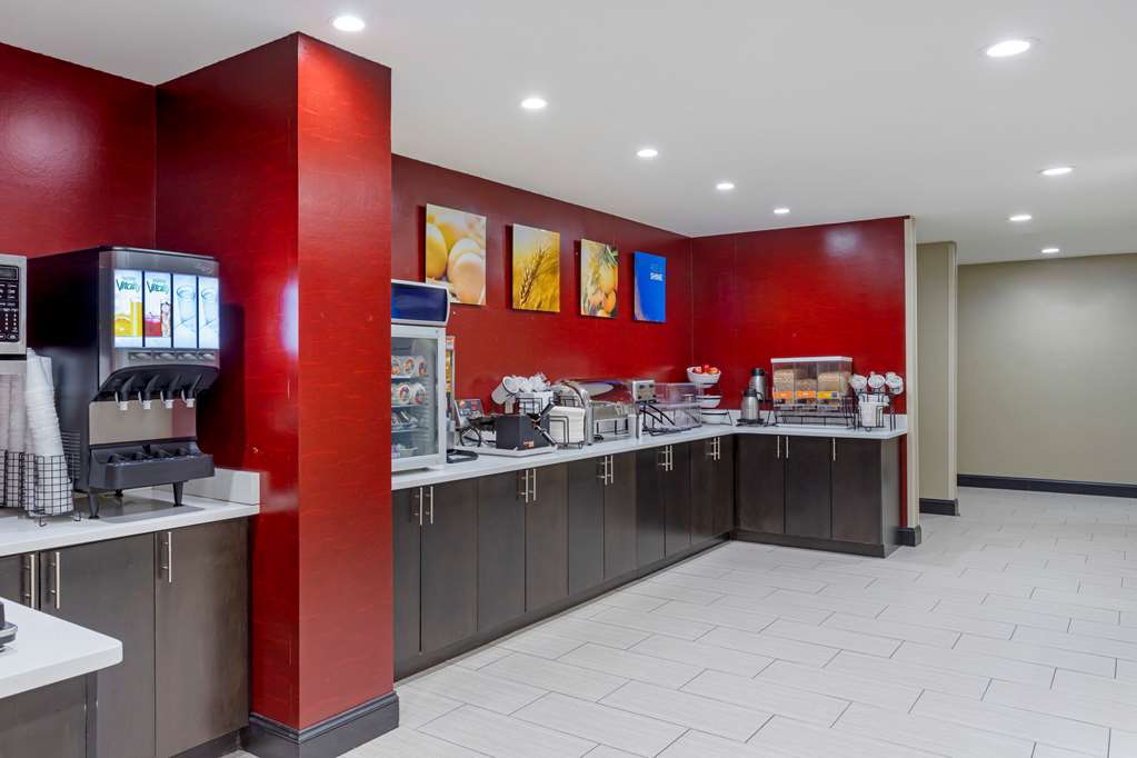 Comfort Inn & Suites near Stadium - photo 55