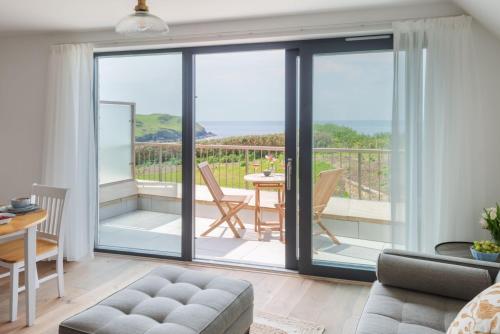 Apartment 14 Withie Cove — 4-Star Luxury Hotel in Dartmouth, United Kingdom