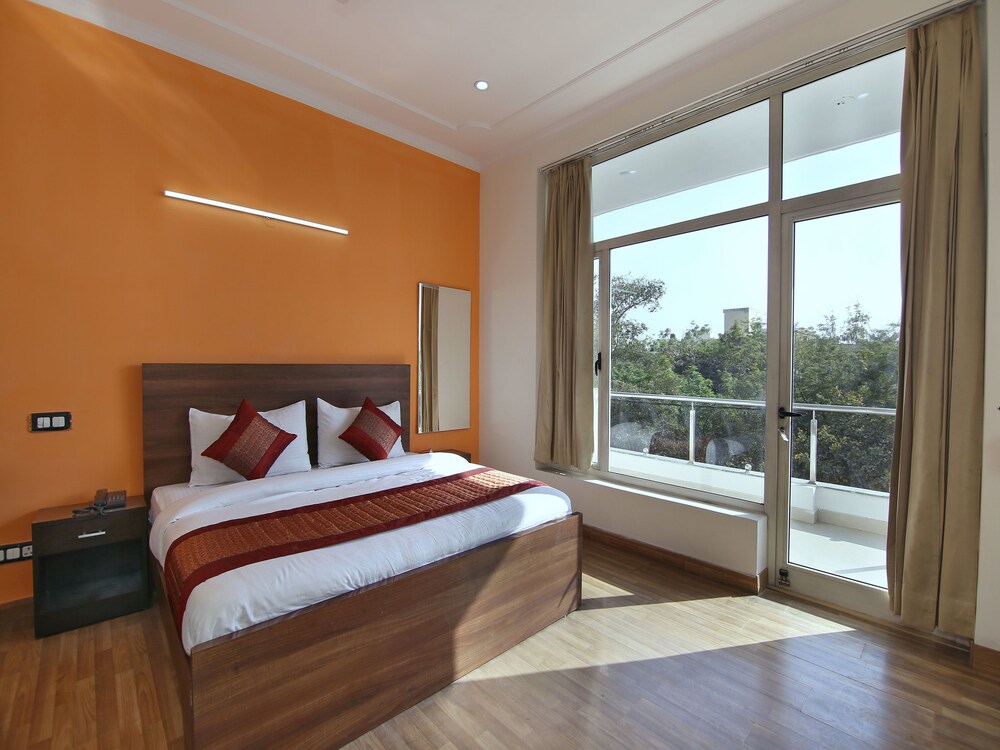 OYO 13051 Shanti Villa