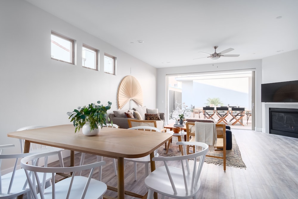 Skyline By Avantstay Modern Beach Retreat w Spacious Patio & Rooftop Views - photo 24