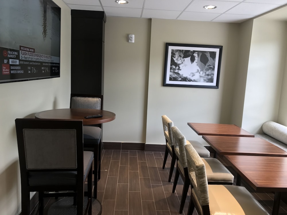 Staybridge Suites Madison Fitchburg - photo 82