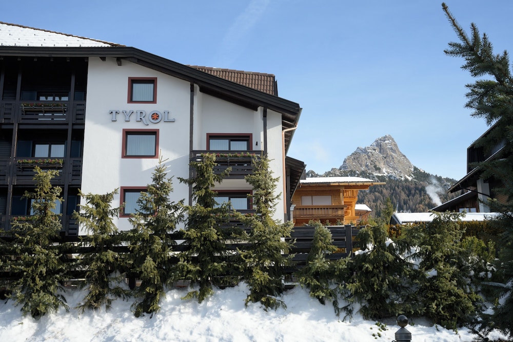 Hotel Tyrol - last minute hotel in Selva